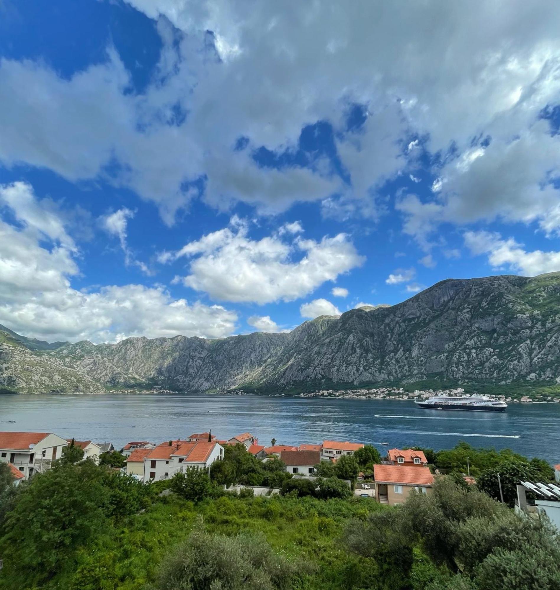 Apartments Krivokapic Prcanj With Bay View Κότορ Εξωτερικό φωτογραφία